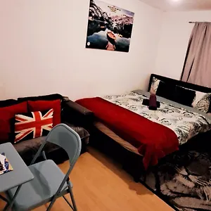 https://comfortable-host-in-zone-2-3.brighton-hotels-england.com